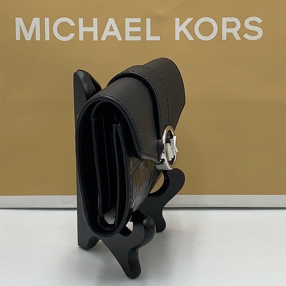 MICHAEL KORS
Carmen Medium Faux Leather Wallet
BLACK COLOR - Picture 3 of 11